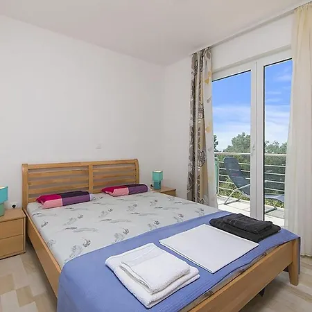 2 Bedroom Awesome Apartment In Brela * Brela