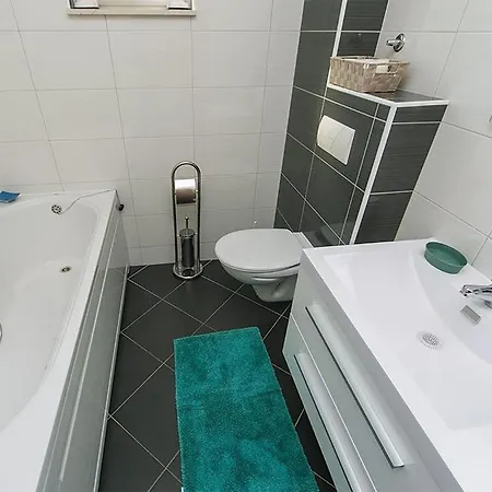 Apartman 2 Bedroom Awesome Apartment In Brela *